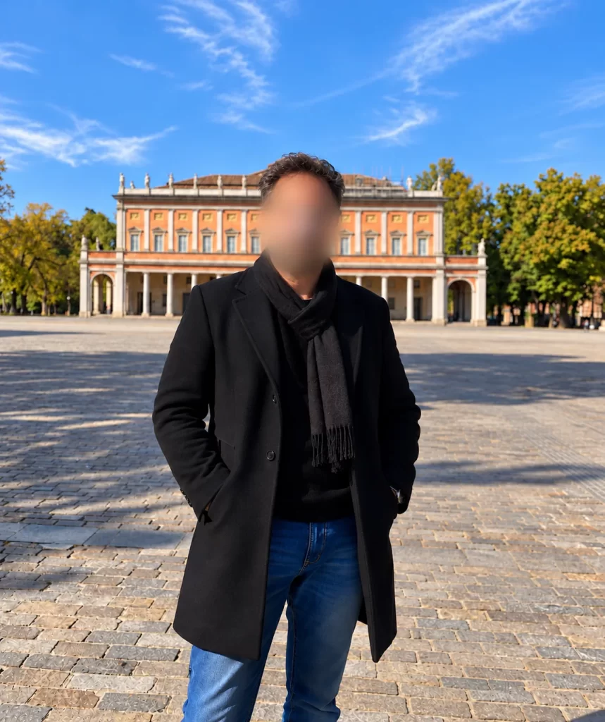 Lorenzo in una piazza, disponibile per occasioni speciali